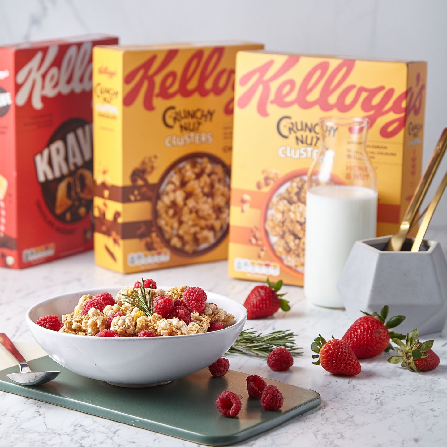 Kellogg's Crunchy Nut Chocolate Clusters Cereal 400g