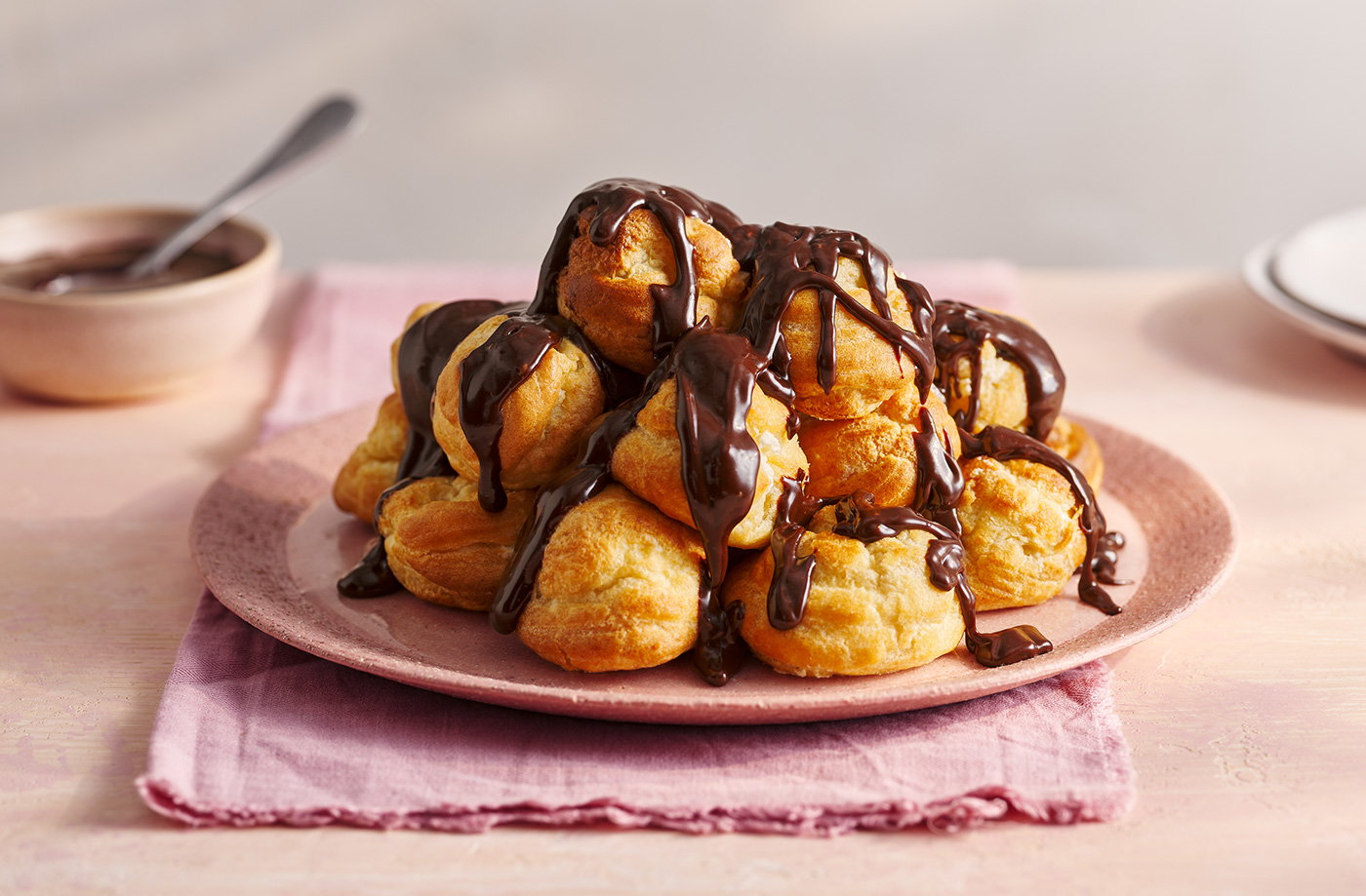 Iceland 16 Approx Profiteroles 280g