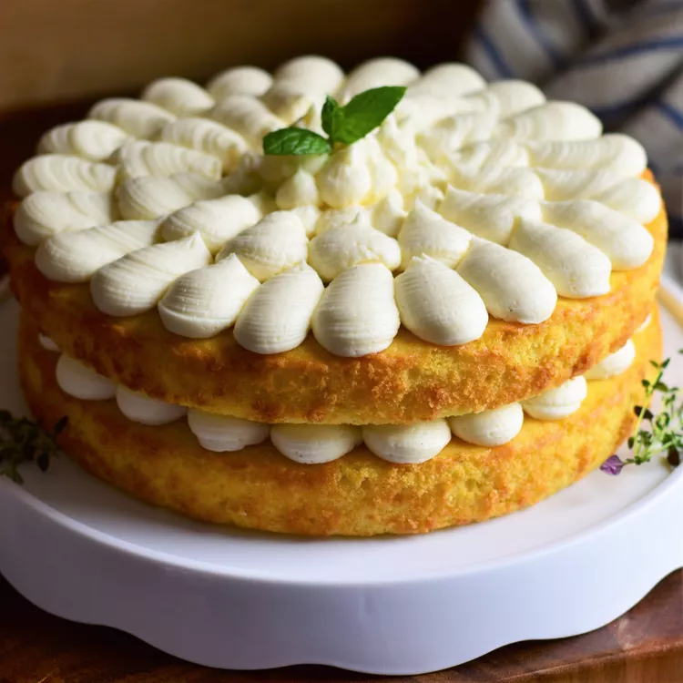 Betty Crocker Vanilla Buttercream Style Icing 400g