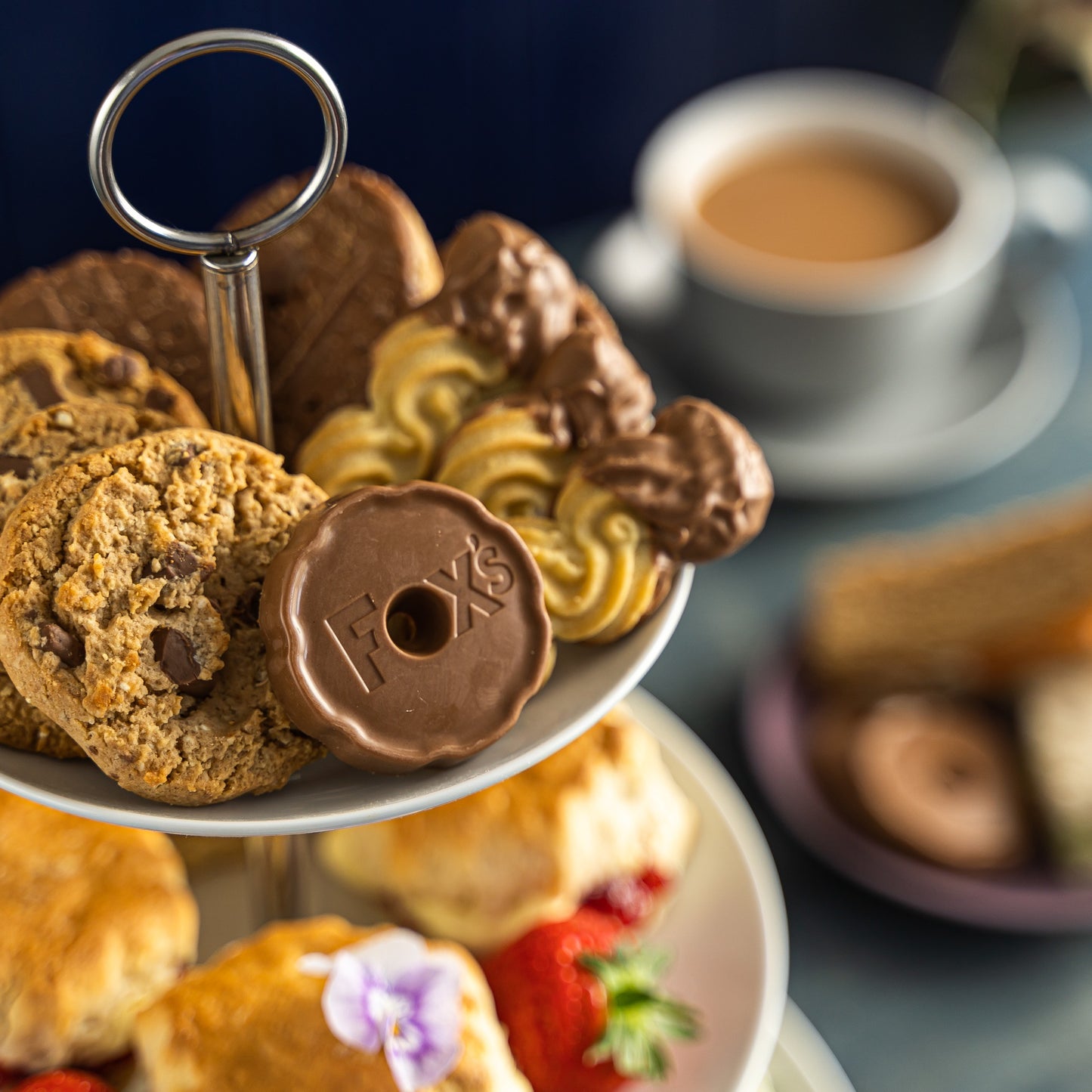 Fox's Fabulous White Chocolate Cookies 180g