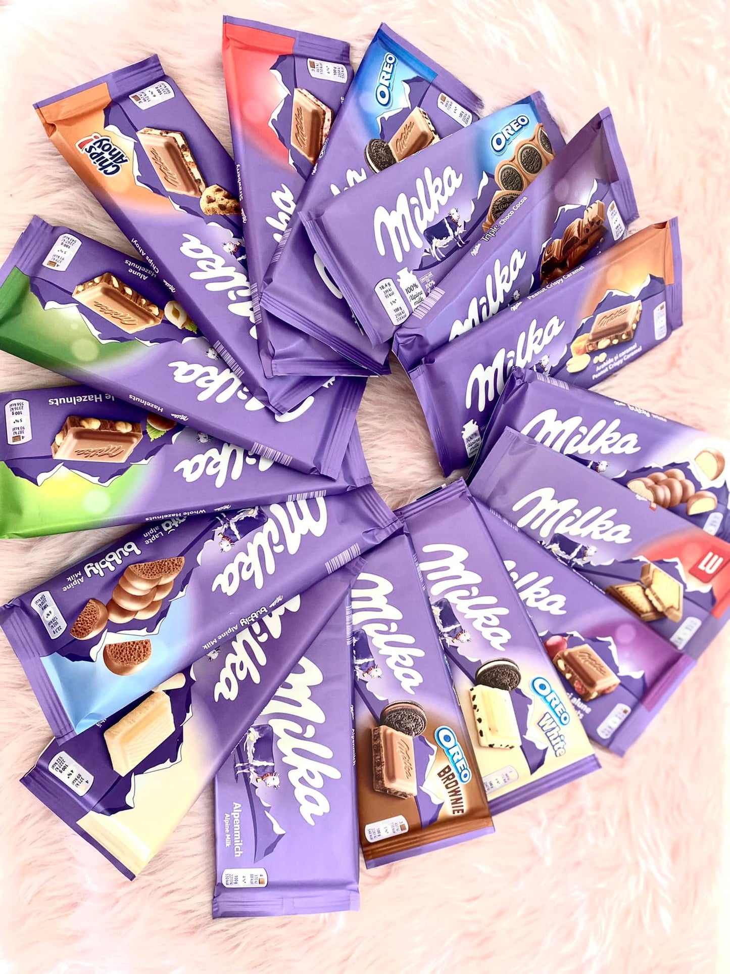 Milka Alpine Oreo Milk Chocolate Bar 100g