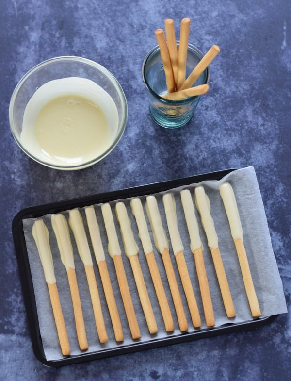 Huntley & Palmer White Chocolate Mini Dippers 125g