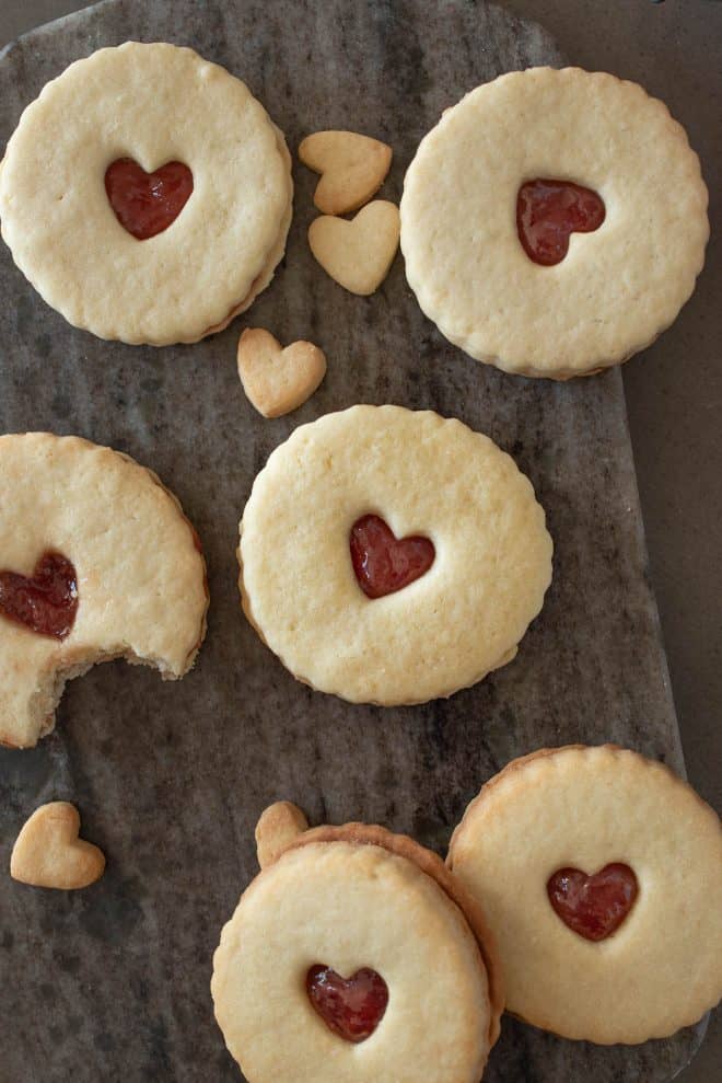 Jammie Dodgers Family Pack Raspberry Biscuits 12 Pcs 210g