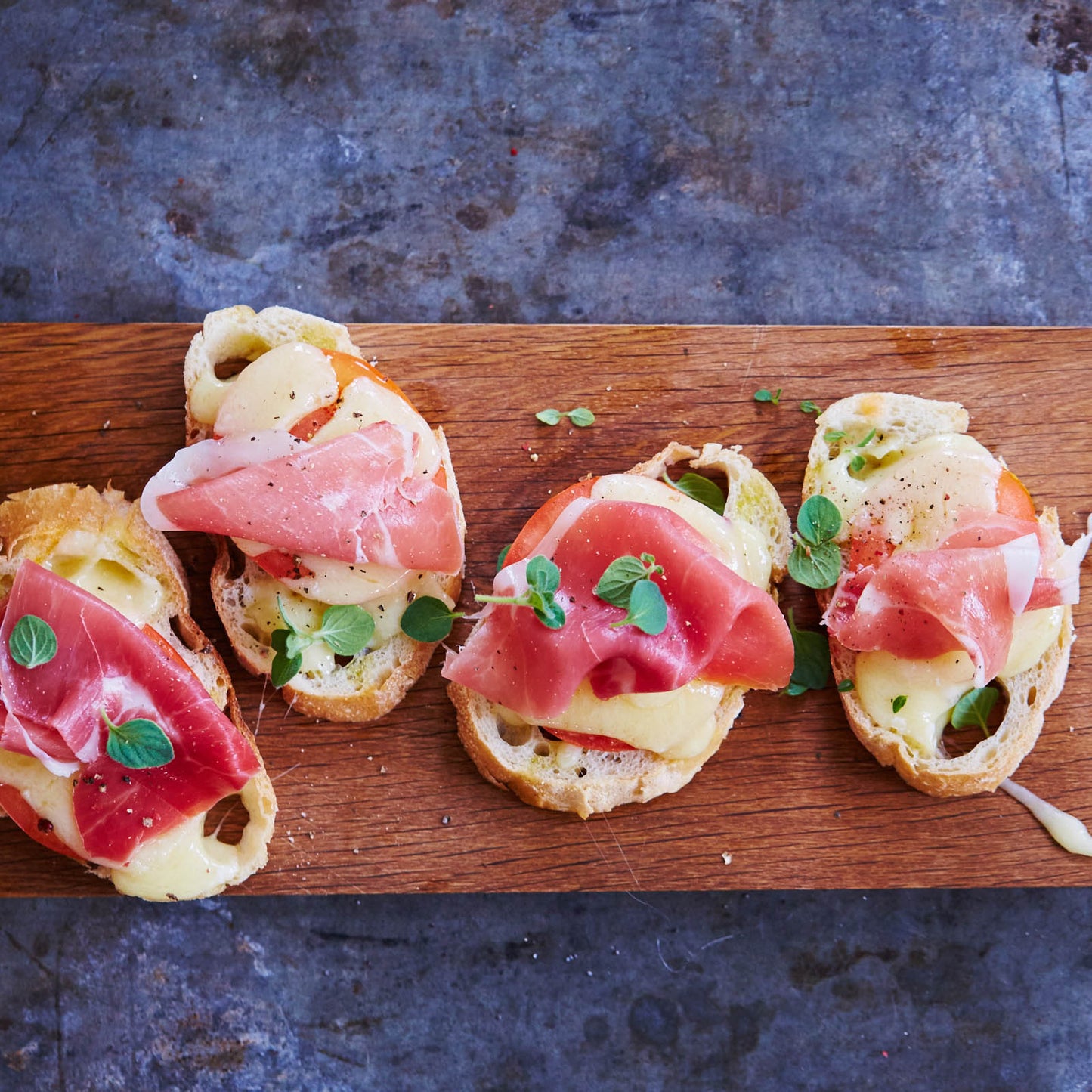 Calveley Mill Coloured Mature Cheddar Cheese 200g