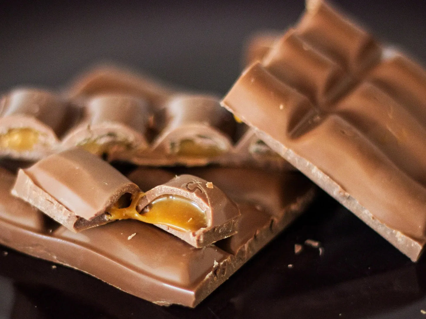 Galaxy Smooth Caramel & Milk Chocolate Block Bar 135g