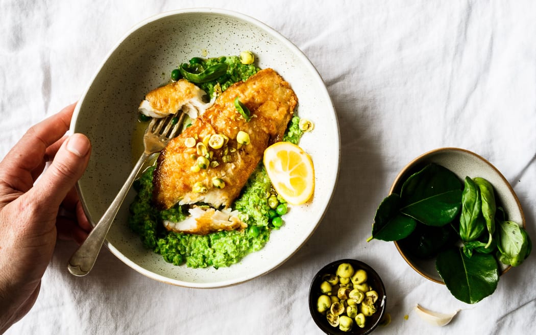 Lockwoods Mushy peas 907g ล็อควูดส์ ถั่วลันเตาอ่อน 907 กรัม