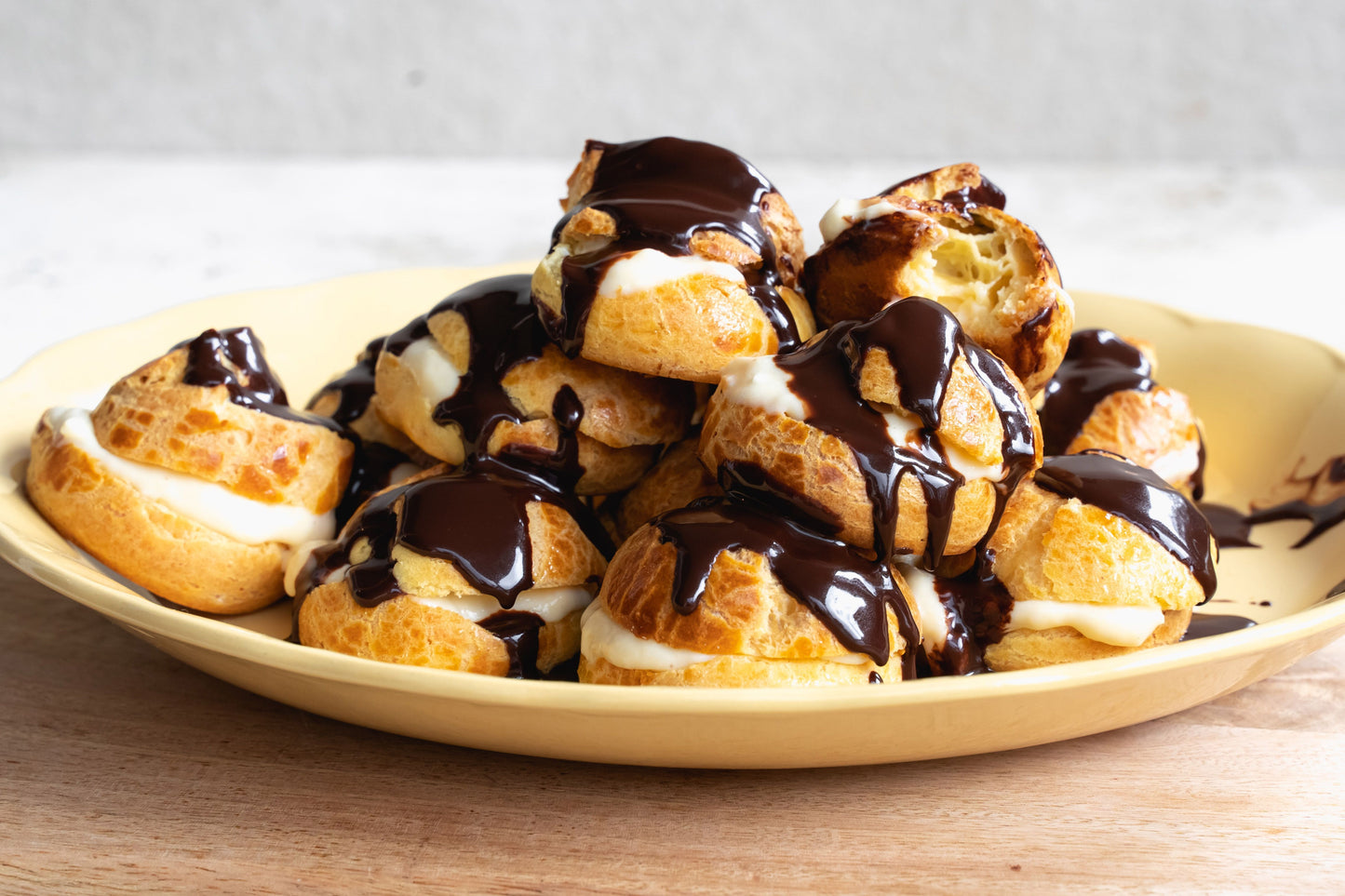 Iceland 16 Approx Profiteroles 280g