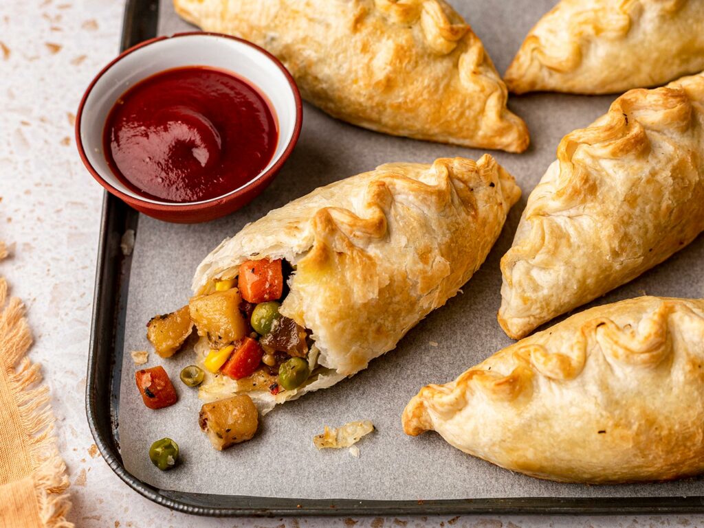 Holland's 2 Beef & Veg Pasties 280g