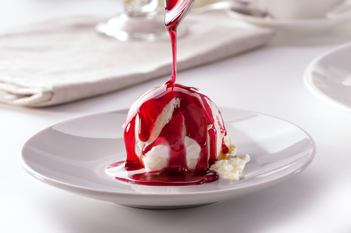 Lyle Topping Syrup Strawberry 325g
