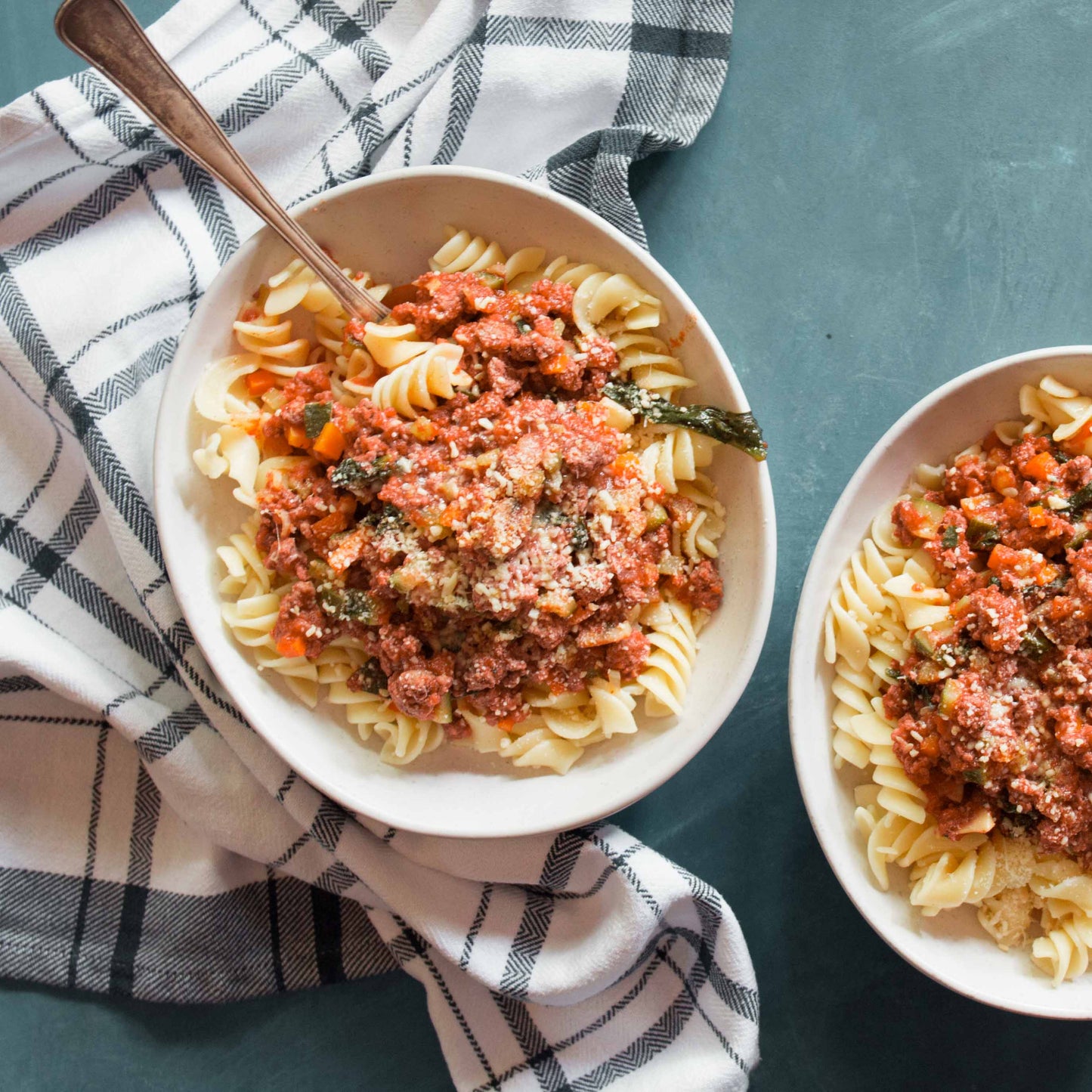 Loyd Grossman Bolognese with Smoked Garlic 660g