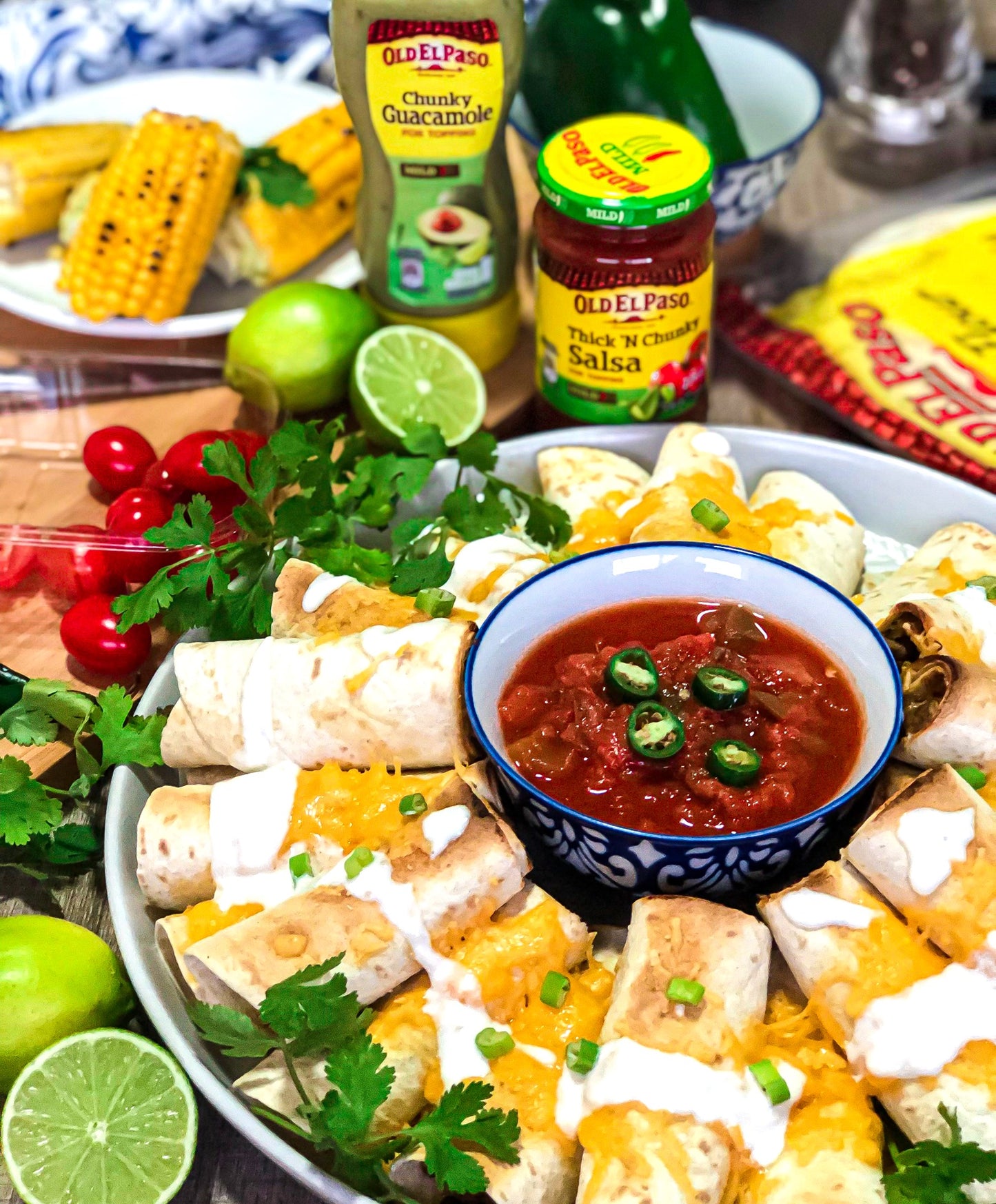 Old El Paso Squeezy Chunky Salsa Mild 238G โอลด์ เอล ปาโซ ซัลซ่าชังกี้แบบบีบ รสอ่อน 238 กรัม