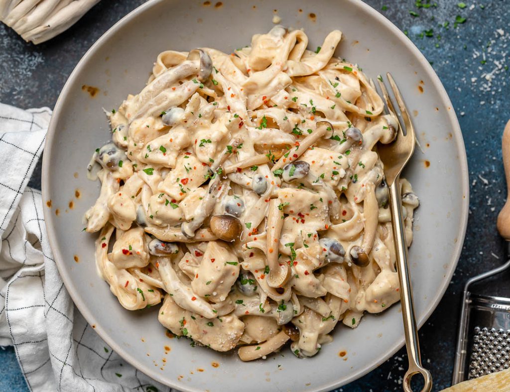 Ragu Chicken & Mushroom Flavour Pasta & Sauce 110g