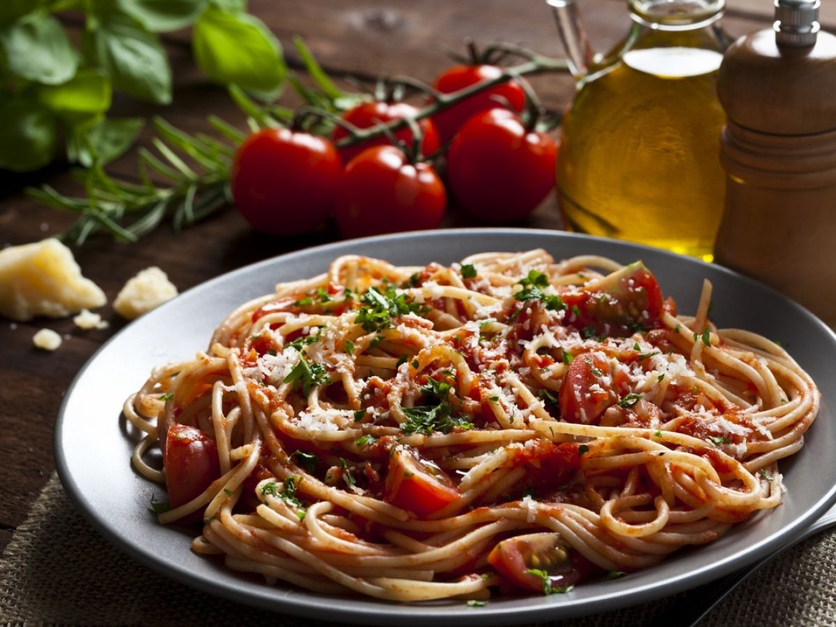 Loyd Grossman Tomato and Chargrilled Vegetables Pasta Sauce 350g