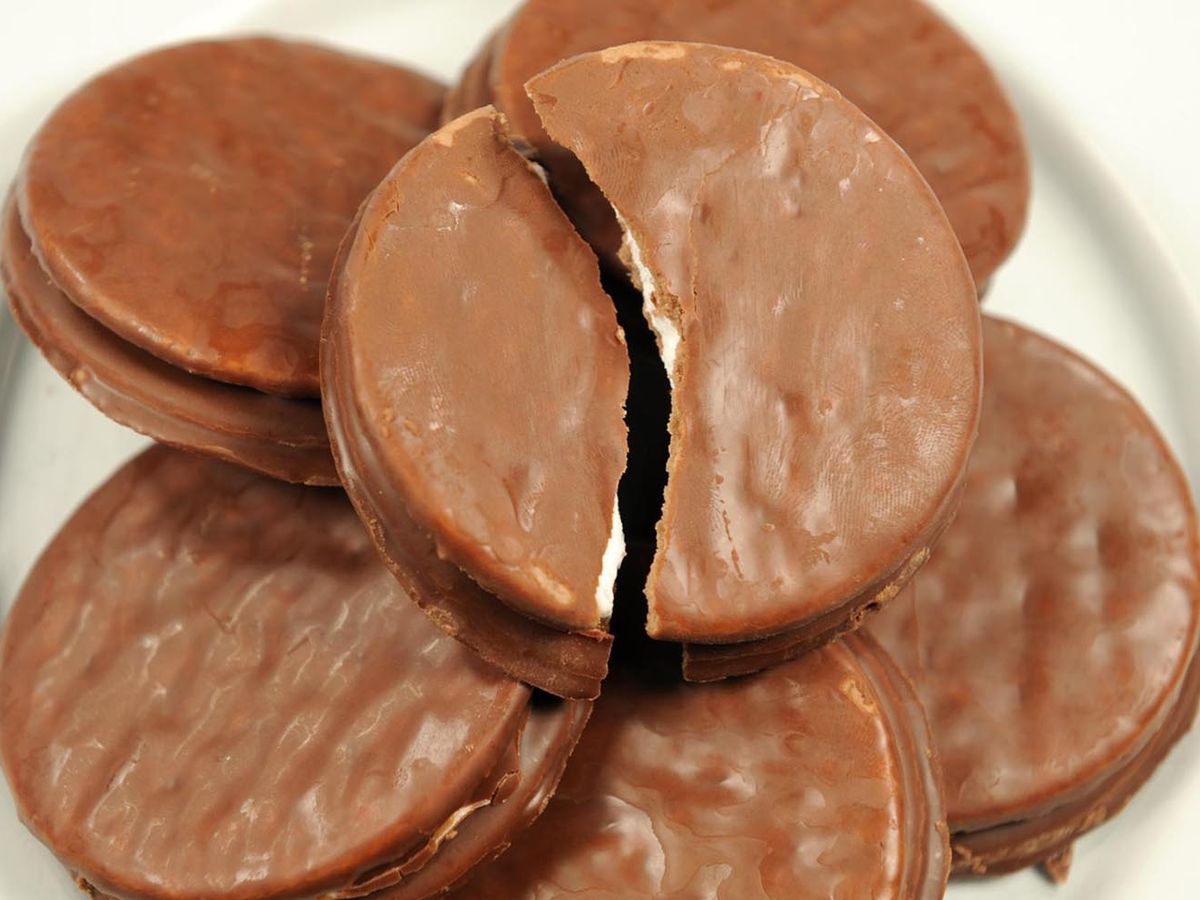 Wagon Wheels – Epic Chocolate Marshmallow Biscuits (6 Pack) 220g