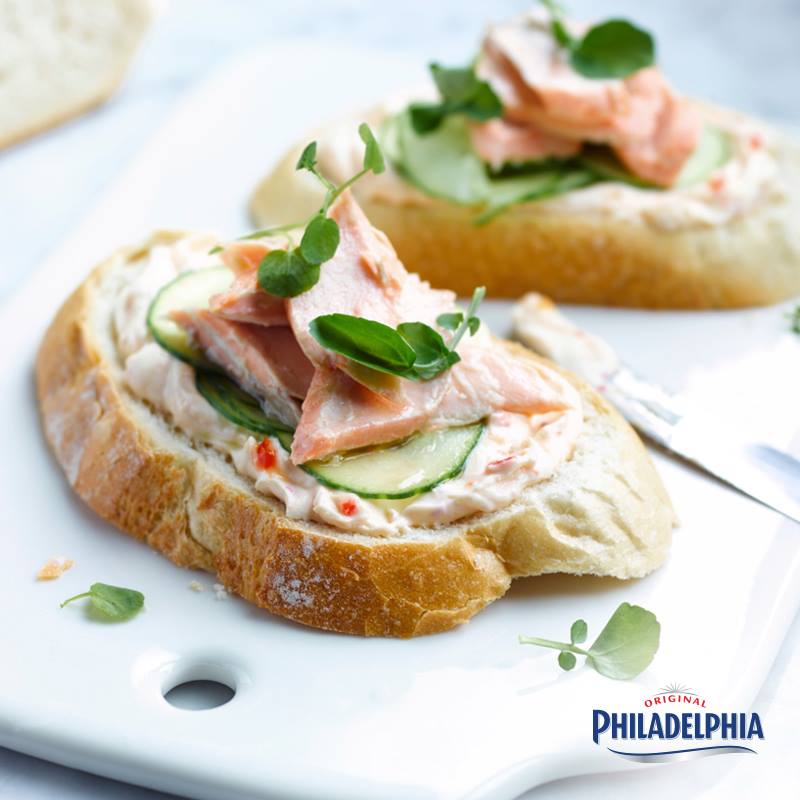 Philadelphia Light Low Fat Soft Cream Cheese 165G ฟิลาเดลเฟีย ไลท์ ซอฟท์ ครีมชีส ไขมันต่ำ 165 กรัม