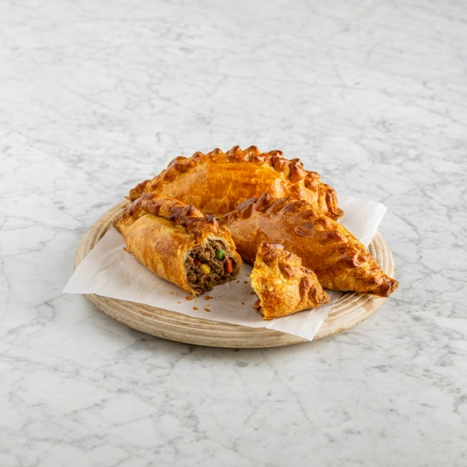 Pukka Minced Beef & Onion Pasty 215g ปุกก้า เนื้อสับ และ ผักพาสตี้ 215 กรัม