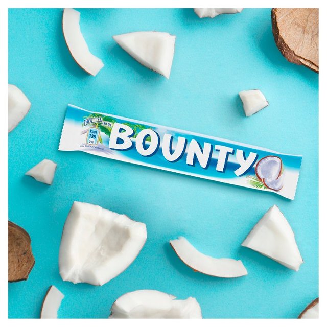 Bounty Coconut & Milk Chocolate Bars Multipack Chocolate 4 Bars 228g เบาท์ตี้ ช็อกโกแลตแท่งมะพร้าว และ นม มัลติแพ็ค ช็อกโกแลต 4 แท่ง 228 กรัม