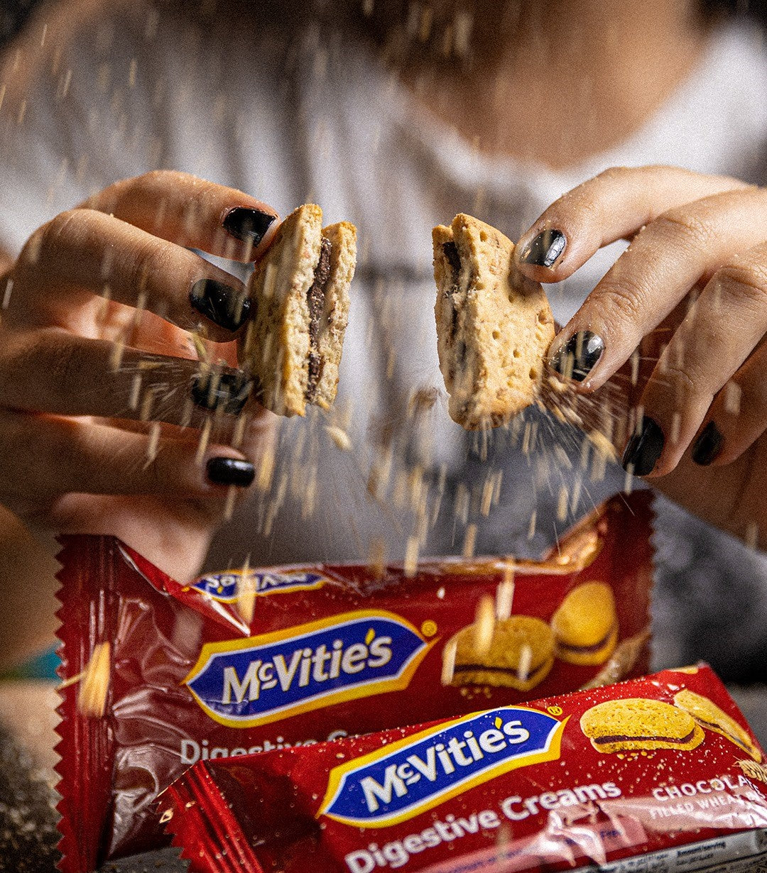 Mcvitie's Digestives Chocolate Cream 168g  แมควิตีส์ บิสกิตไดเจสทีฟครีมช็อกโกแลต 168 กรัม