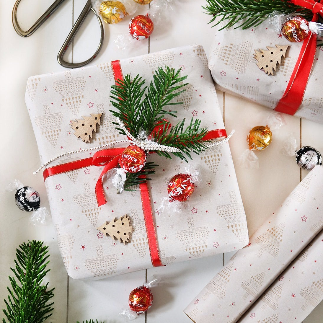 Lindt Lindor Milk Chocolate Cracker 100g