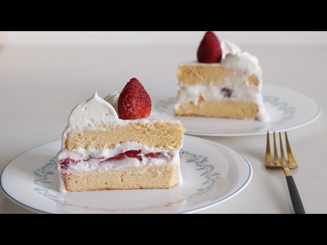 Iceland Strawberry Gateau 375g ไอซ์แลนด์ สตรอเบอร์รี่ กาโต 375 กรัม