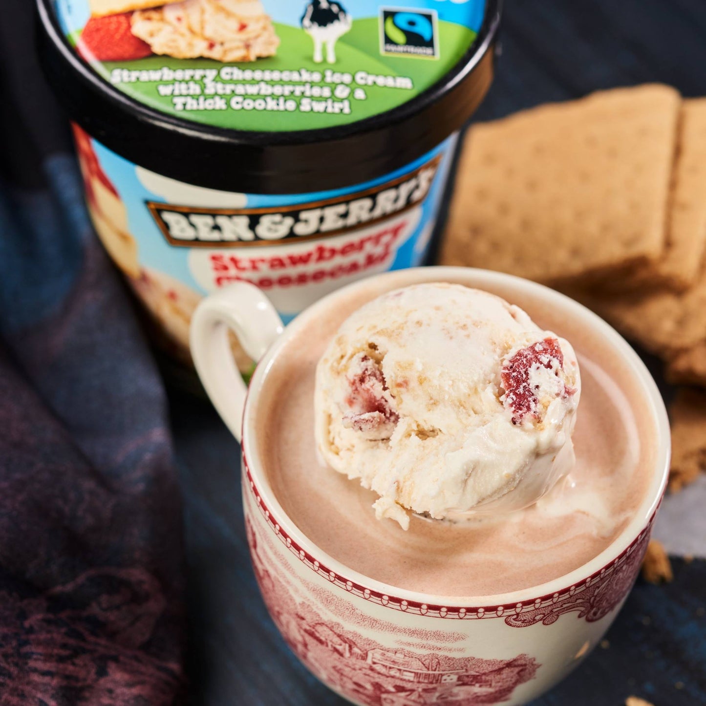 Ben & Jerry's Ice Cream Strawberry Cheesecake 100ml เบน แอนด์ เจอร์รี่ส์ ไอศกรีม รสสตรอเบอร์รี่ชีสเค้ก 100 มิลลิกรัม