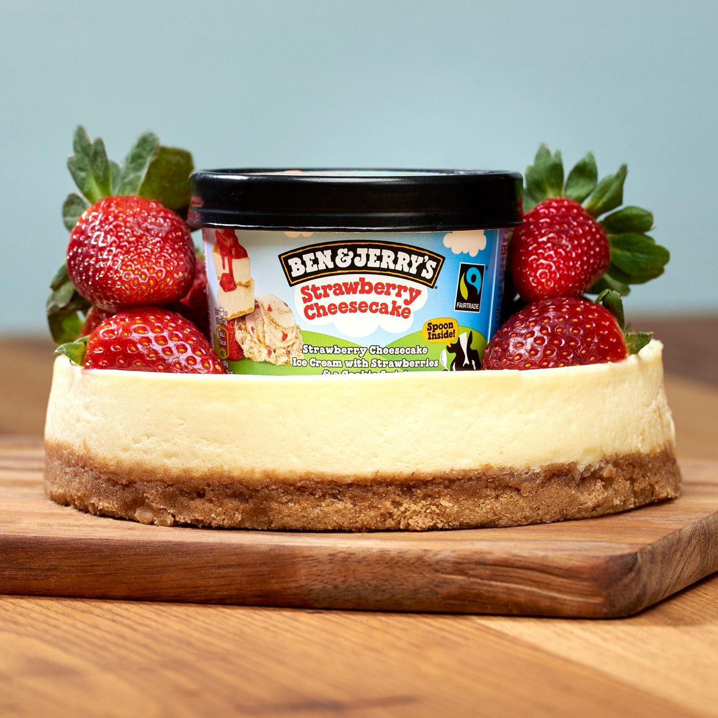 Ben & Jerry's Ice Cream Strawberry Cheesecake 100ml เบน แอนด์ เจอร์รี่ส์ ไอศกรีม รสสตรอเบอร์รี่ชีสเค้ก 100 มิลลิกรัม