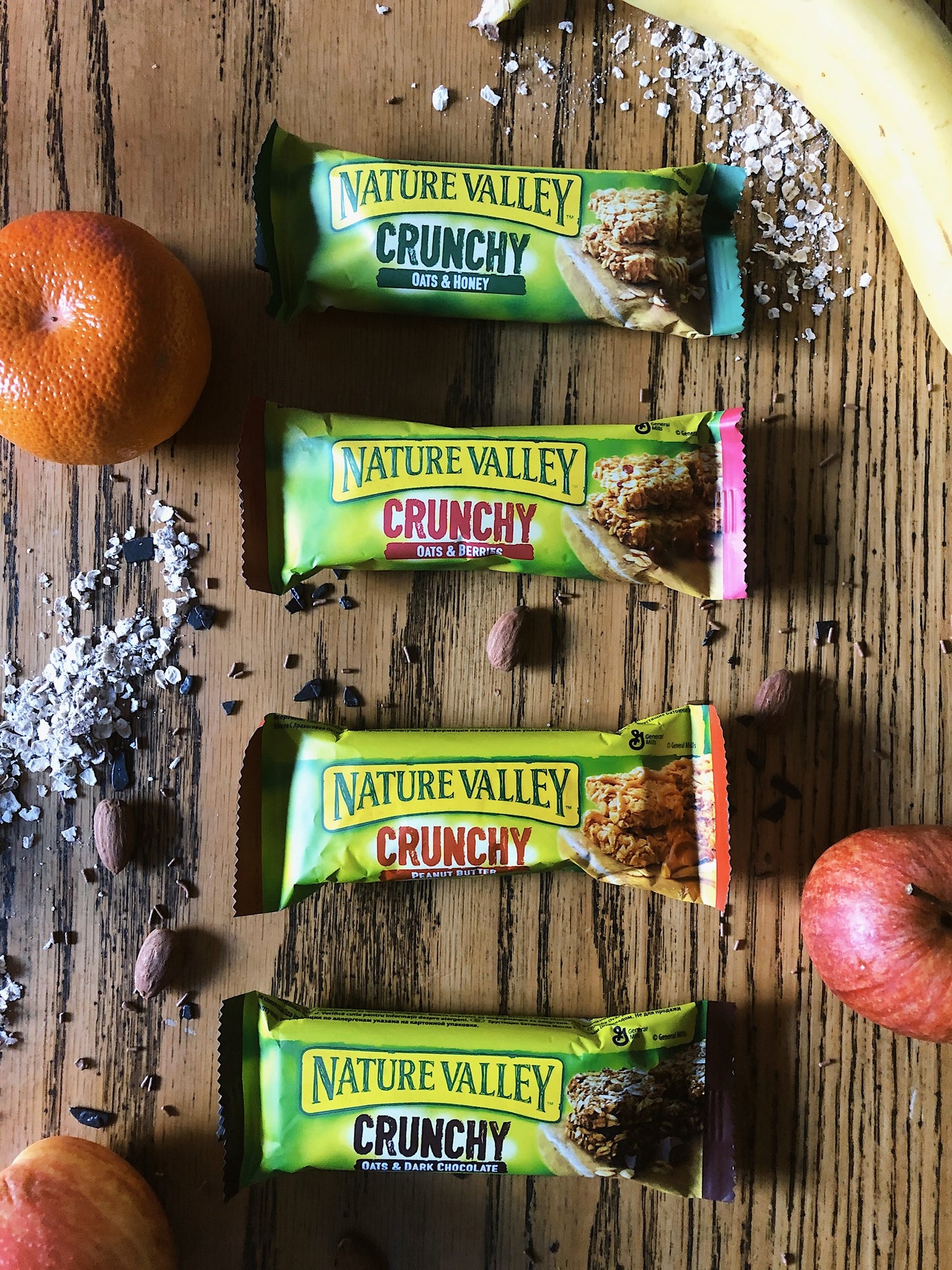 Nature Valley Crunchy Oats & Dark Chocolate [5 x 42g] 210g เนเจอร์ วัลเล่ย์ ข้าวโอ๊ต กรุบกรอบ และ ดาร์กช็อกโกแลต [5 x 42g] 210g