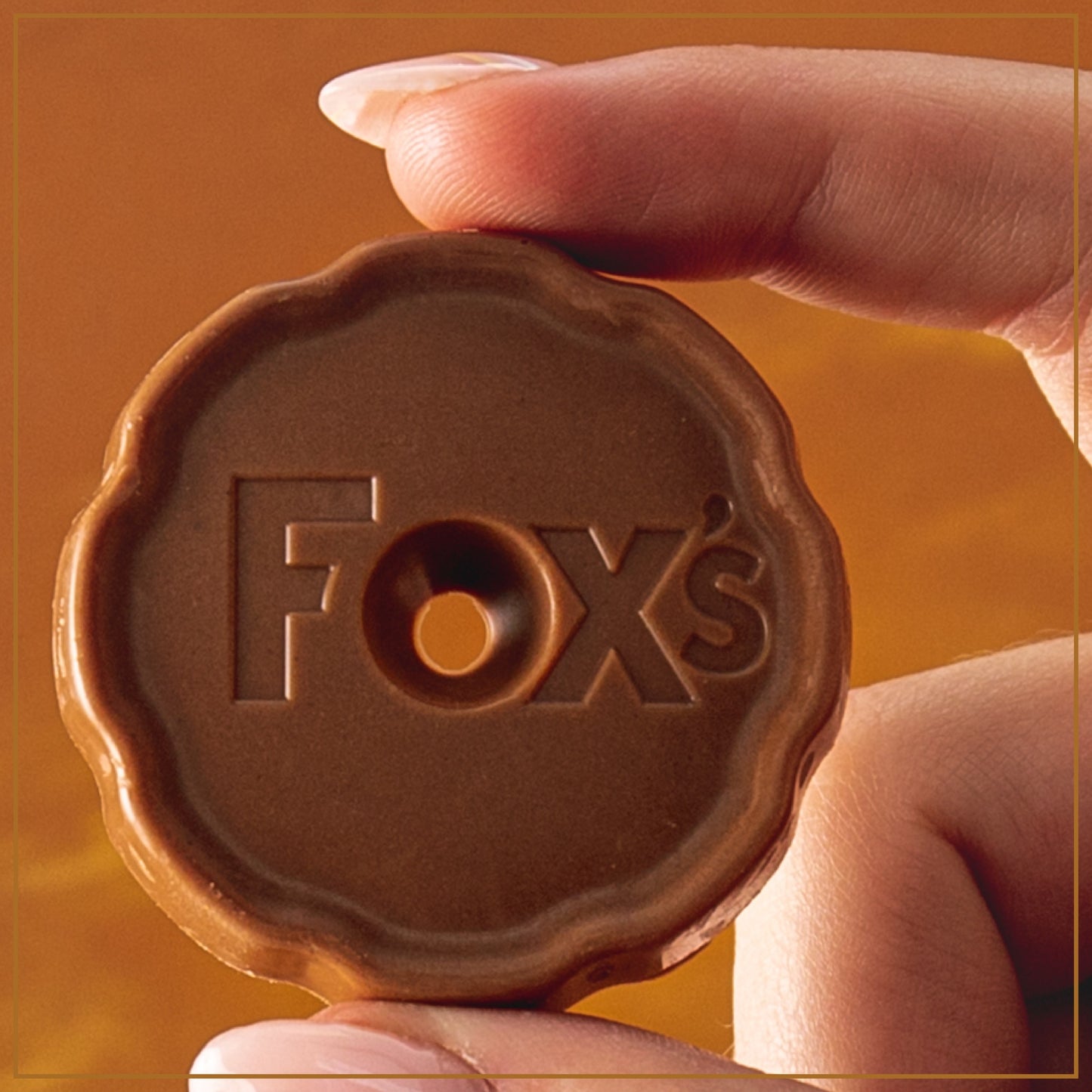 Fox's Chocolatey Milk Chocolate Rounds 130G ฟ็อกซ์ ช็อกโกแลตนมแท่งกลม 130 กรัม