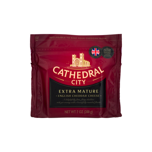 Cathedral City Our Extra Mature Cheddar 200g คาธีดรัล ซิตี้ เชดดาร์ มันสำปะหลัง 200 กรัม