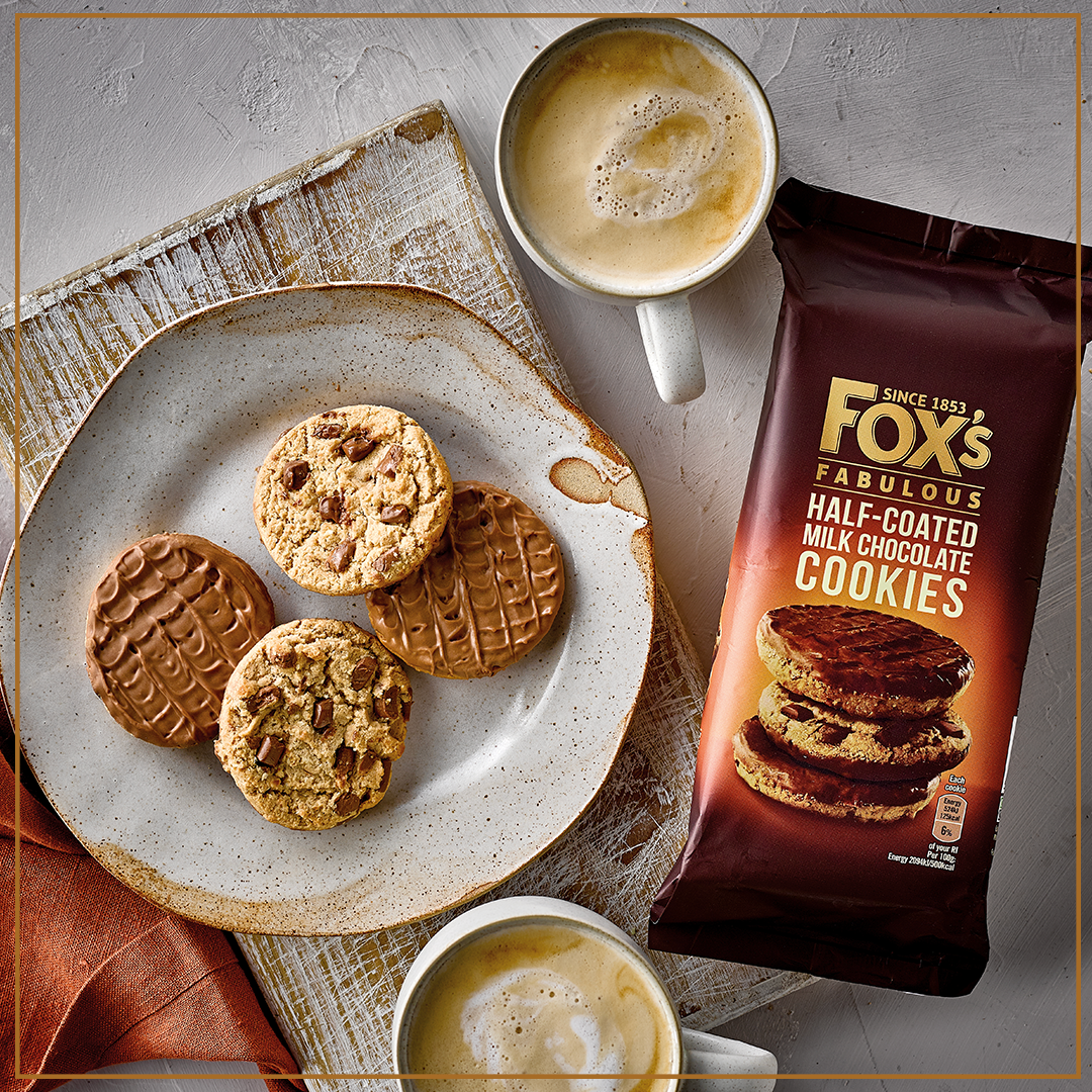 [Best Before 21-Sep-2024]Fox’s Half Coated Milk Chocolate Cookies 175g ฟ็อกซ์ คุกกี้ ช็อกโกแลตนม เคลือบครึ่ง 175 กรัม