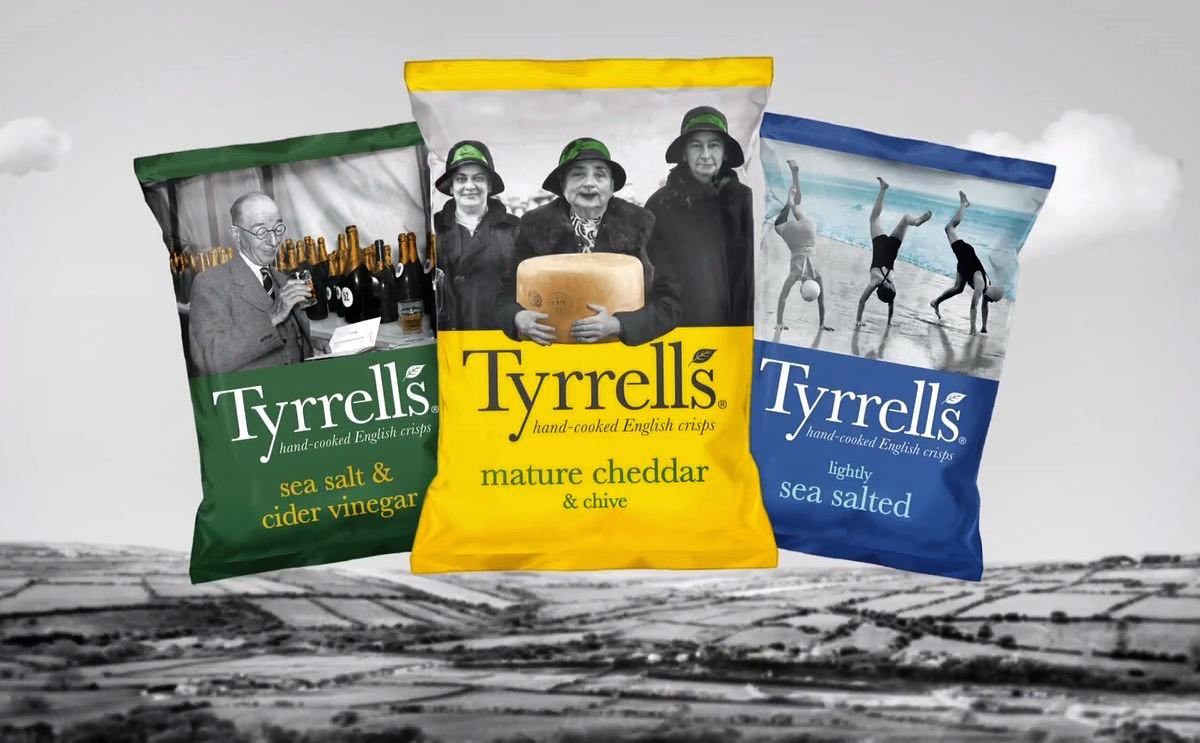 Tyrrells Salt & Vinegar Crisps 40g ไทเรลมันฝรั่งแผ่นทอดกรอบรสเกลือและน้ำส้มสายชู 40กรัม