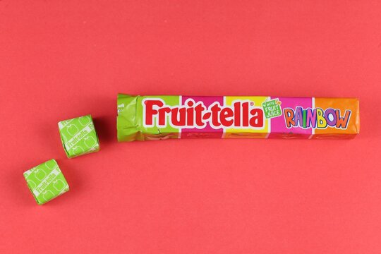 Fruit Tella Rainbow Chewy Candy with Fruit Juice 3x41g ฟรุต เทลล่า ลูกอม เคี้ยวหนึบ รสผลไม้ 3x41กรัม