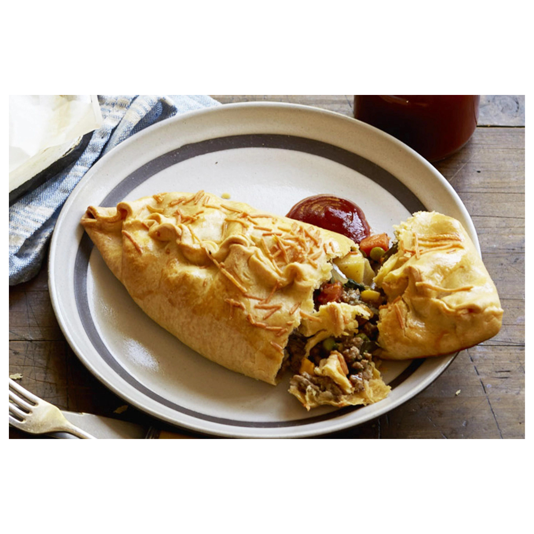 Pukka Minced Beef & Onion Pasty 215g ปุกก้า เนื้อสับ และ ผักพาสตี้ 215 กรัม