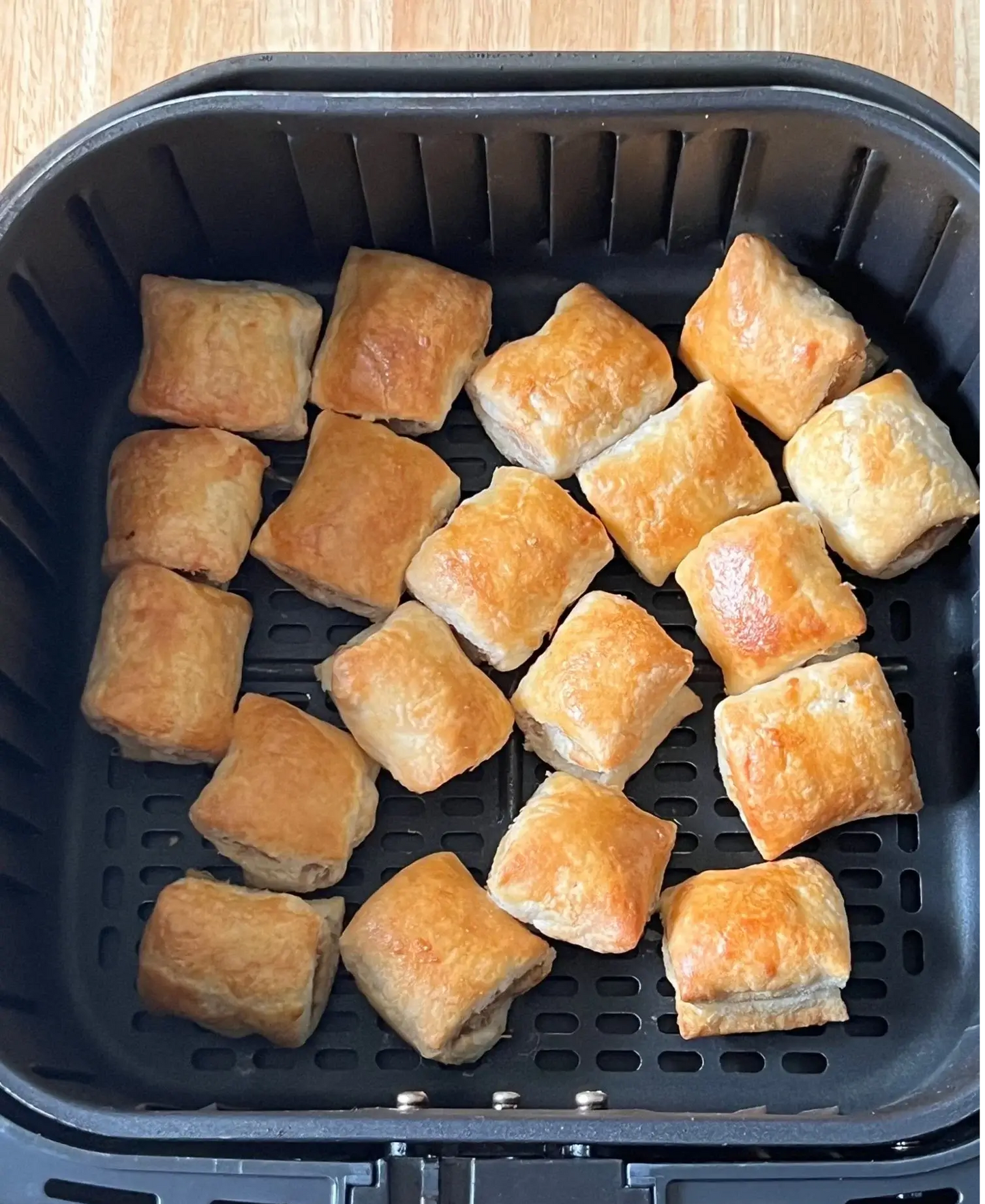 Iceland Mini Sausage Rolls 25 Pack 400g