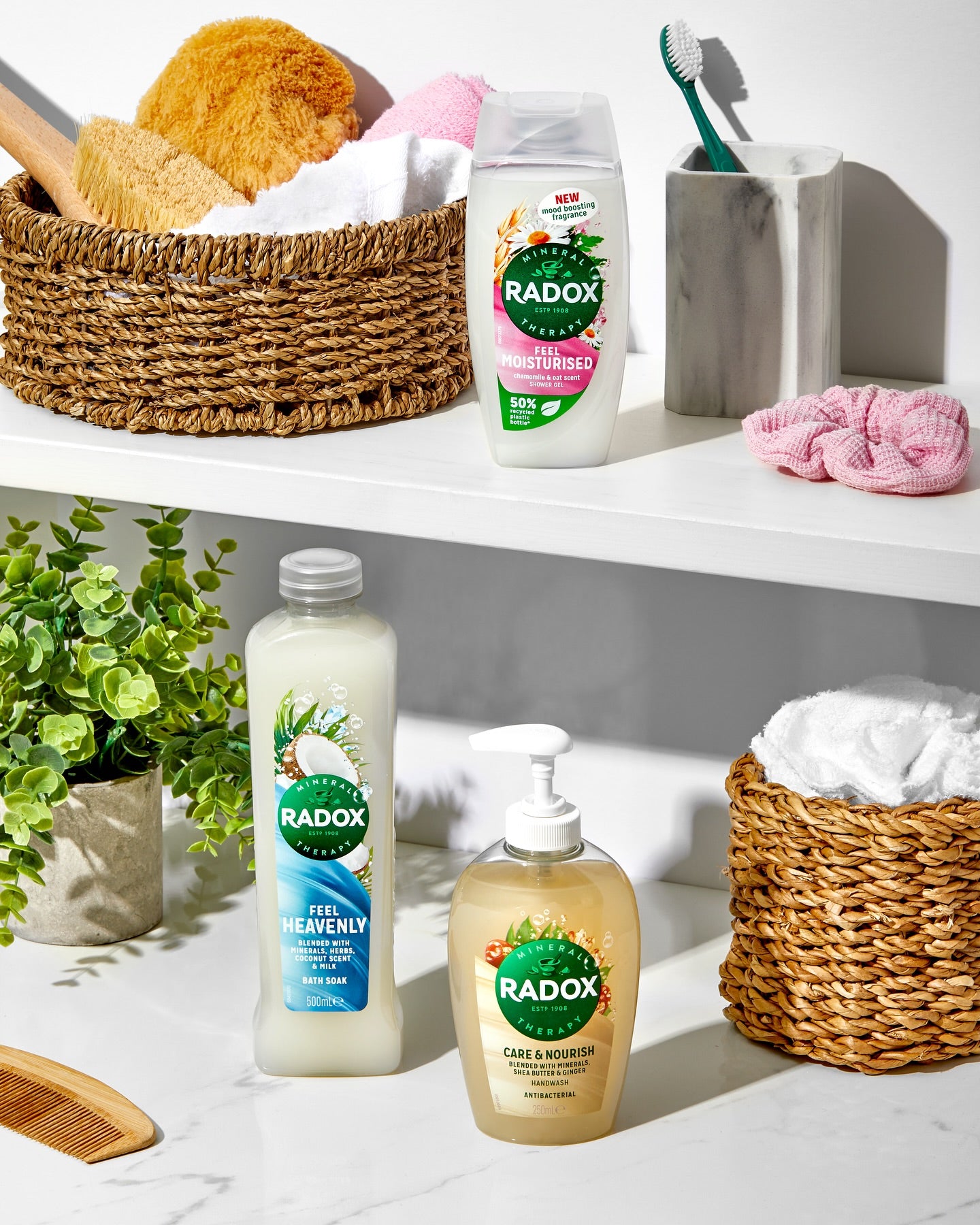 Radox Moisture Shower Gel 225ml