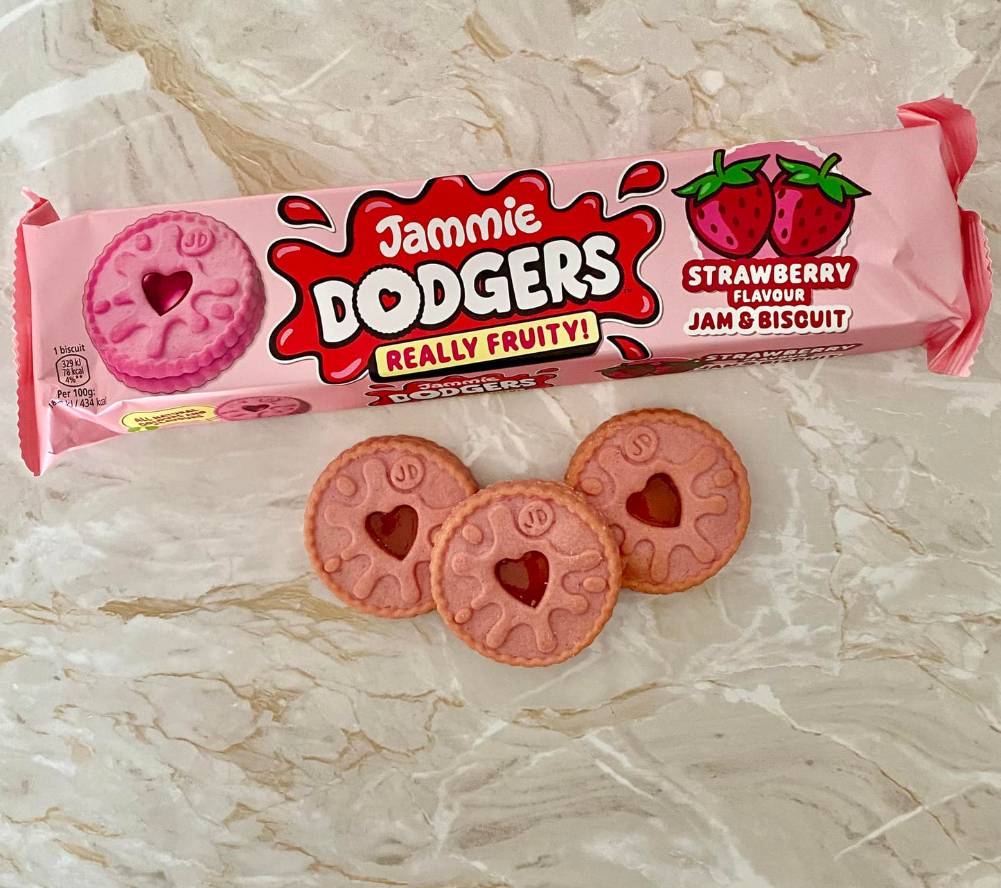 [BestBefore-31Aug2025] Jammie Dodgers Really Fruity Strawberry Biscuits 140g