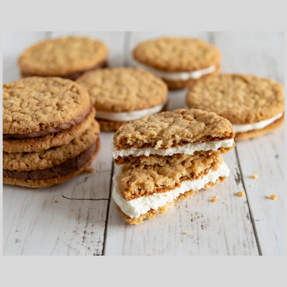 Mcvitie's Hobnobs Oaty Creams Vanilla 160g แมควิตีส์ ครีมวานิลลาฮอบนอบ 160 กรัม