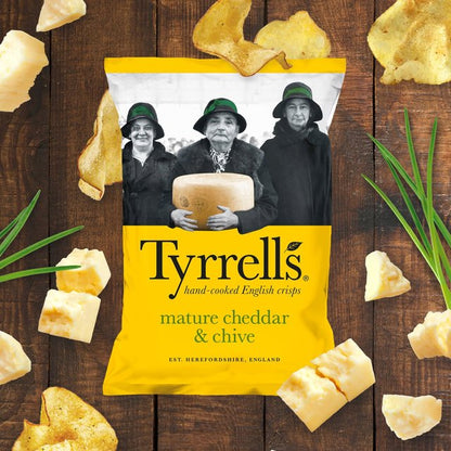 Tyrrells Cheddar Cheese & Chives Crisps 40g  ไทเรลส์ ชิปส์ รสเชดด้าชีสและต้นหอม 40 กรัม