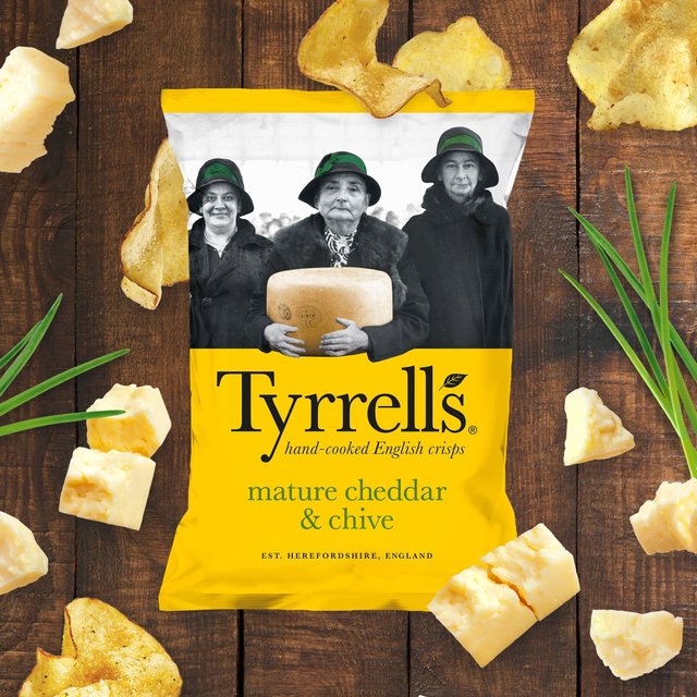 Tyrrells Mature Cheddar & Chive  Crisps 150G ไทเรล เชดด้าชีส และ มันฝรั่งทอดกรอบ 150 กรัม