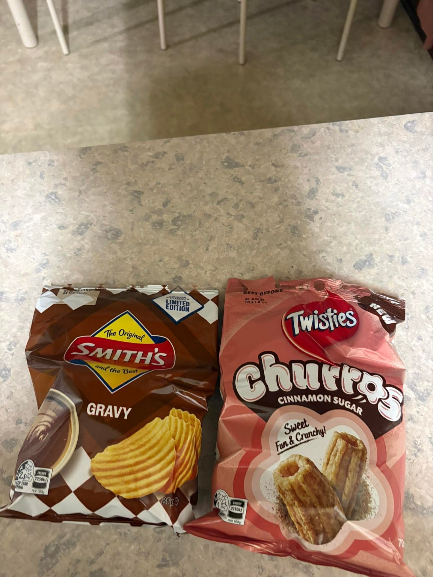 [Best before 4-Oct-2026]Smith's Crinkle Cut Gravy Flavor Chips 150g