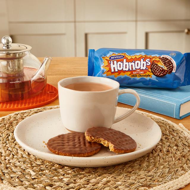 [BestBefore-29Nov2025] McVitie's Milk Chocolate Hobnobs Twin Pack 2 x 318g