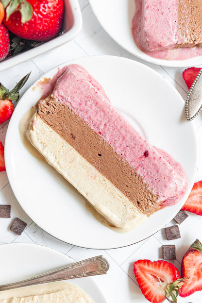 Aero Melts Neapolitan Ice Cream 86g แอโรเมลท์ ช็อกโกแลตนม รสสตรอว์เบอร์รี และ วานิลลา 86 กรัม