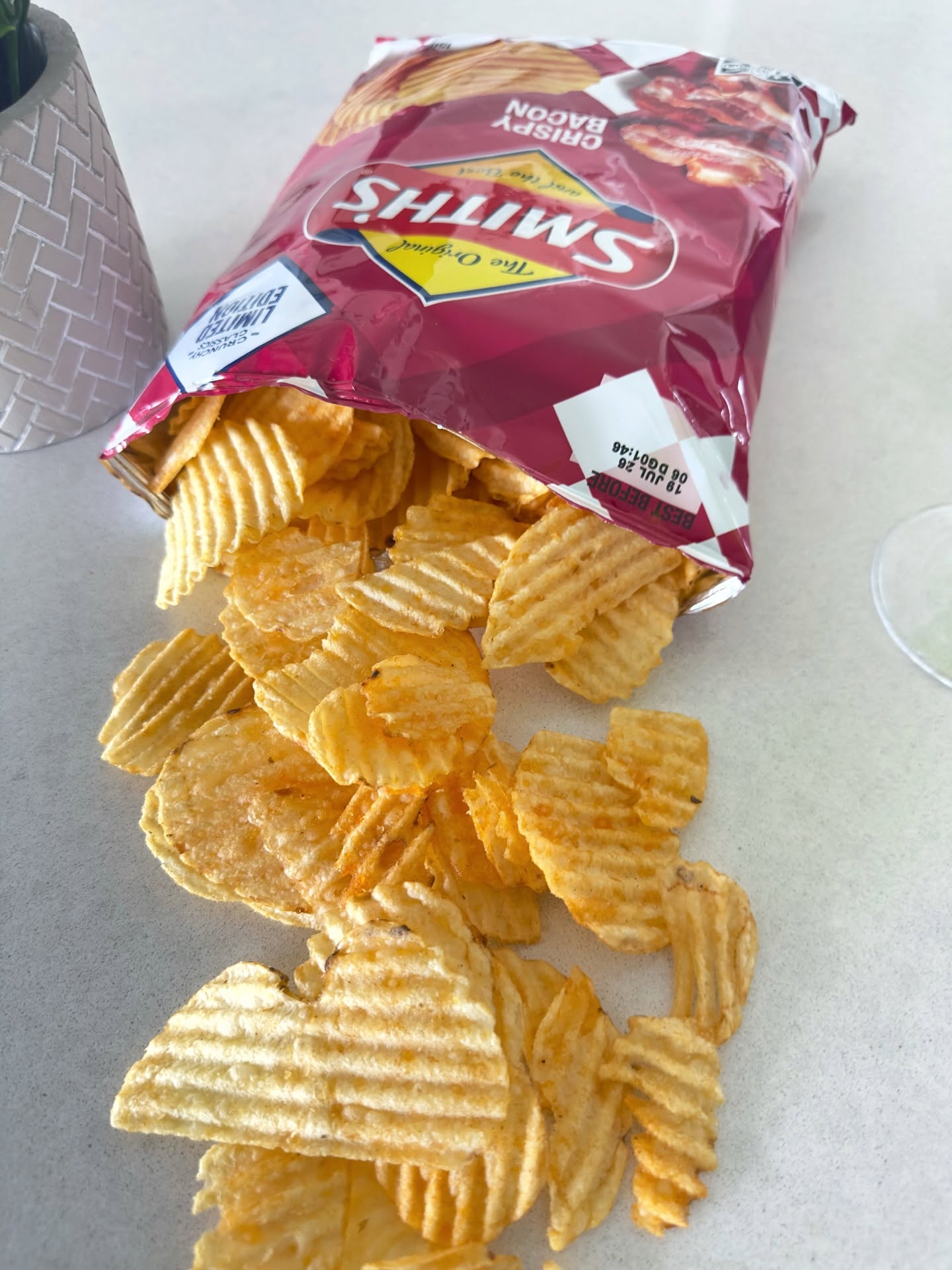 Smith's Crispy Bacon Chips 150g