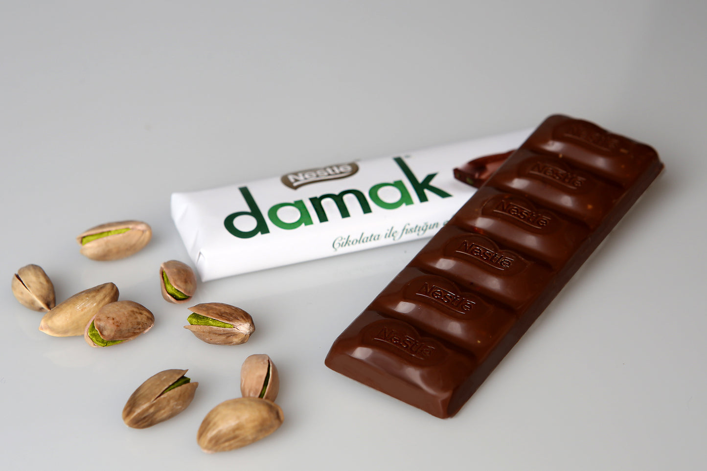 [BestBefore-30Nov2025] Nestle Damak Fine Chocolate with Pistachio 60g