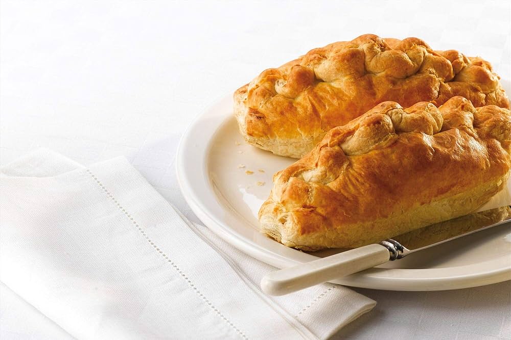 Pukka Minced Beef & Onion Pasty 215g ปุกก้า เนื้อสับ และ ผักพาสตี้ 215 กรัม