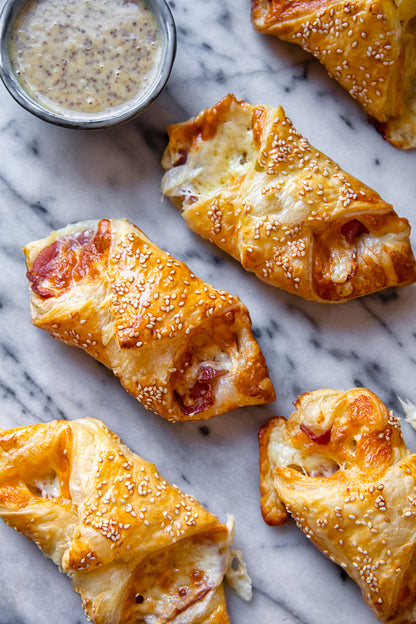 Iceland 2 Bacon & Cheese Turnovers 180g