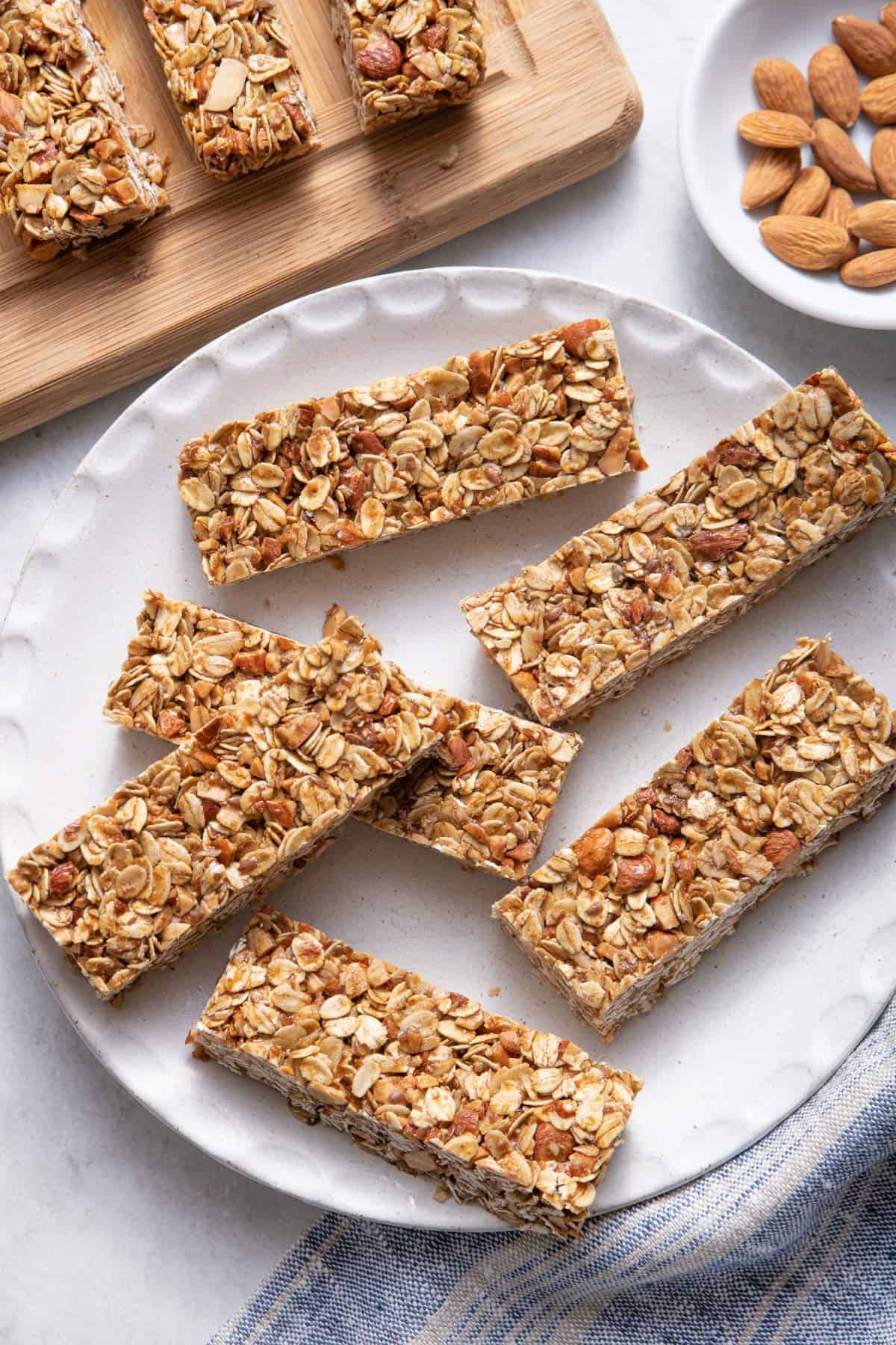 [BestBefore-17Dec2025] Cadbury Brunch Light Honey & Oat Wholegrain Cereal Bars 5 Packs 130g
