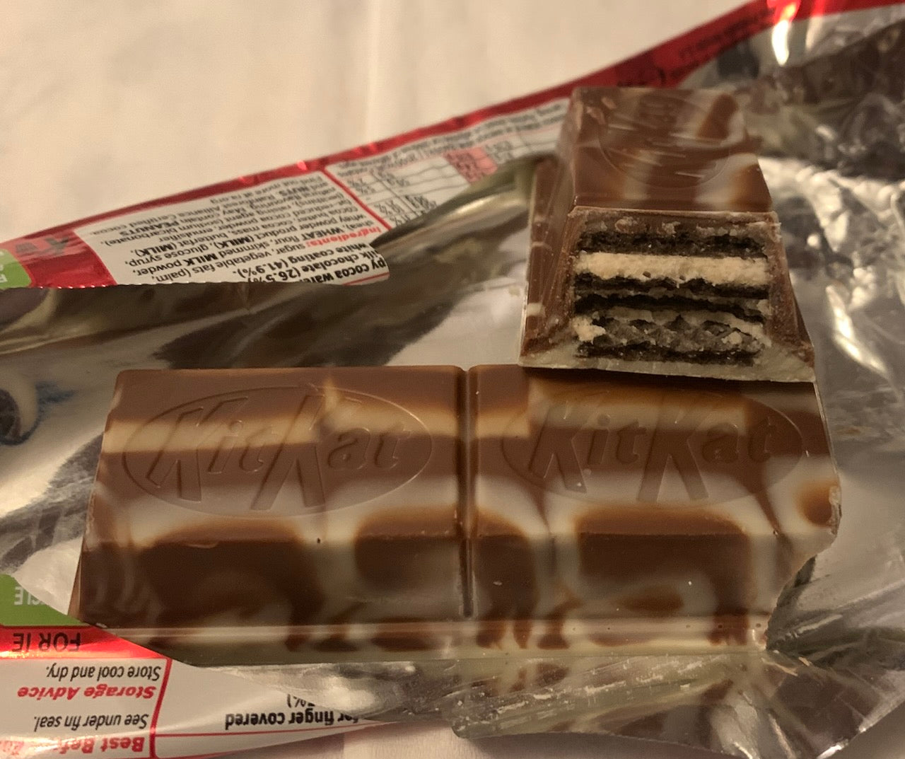 Nestle Kit Kat Chunky Funky Chocolate 4 Bars 128g