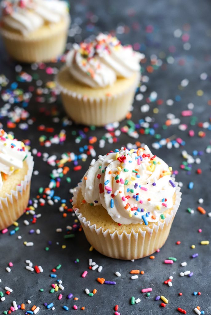 Betty Crocker Vanilla Buttercream Style Icing 400g