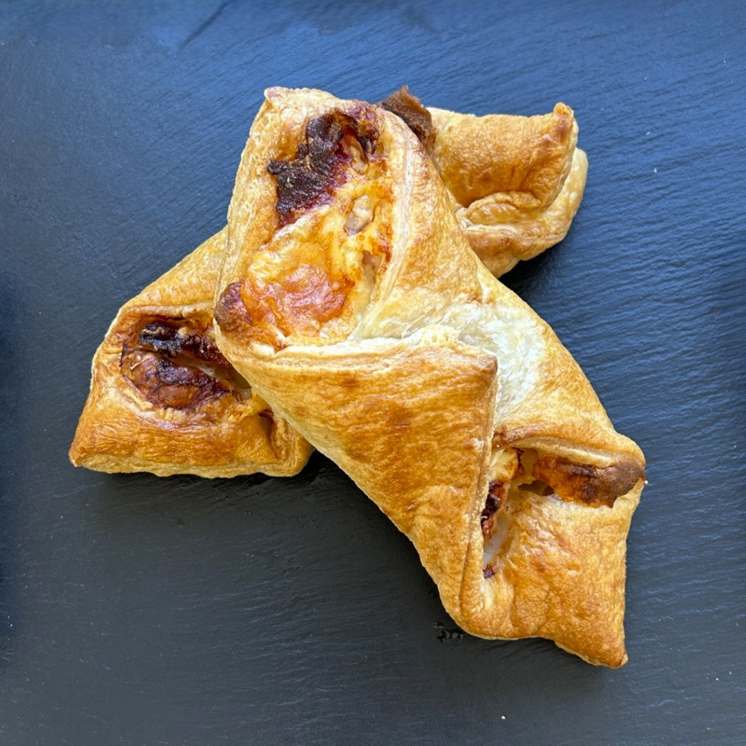 Iceland 2 Bacon & Cheese Turnovers 180g